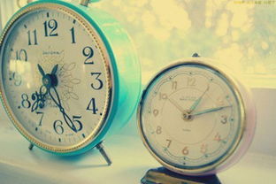 时间之舞 钟表堆叠的艺术与生活哲学